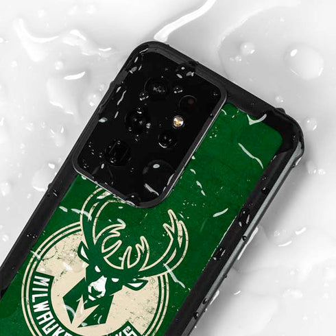 NBA Milwaukee Bucks Green Distressed Galaxy S24 Ultra Waterproof Case