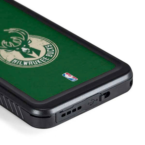 NBA Milwaukee Bucks Green Distressed Galaxy S24 Waterproof Case