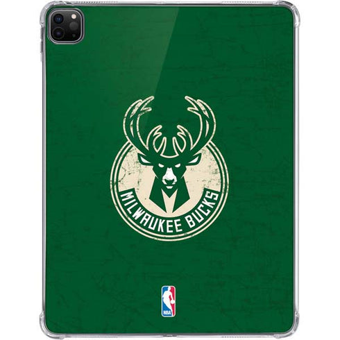 NBA Milwaukee Bucks Green Distressed iPad Pro 11in (2024) Clear Case