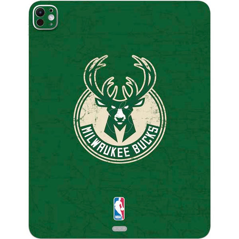 NBA Milwaukee Bucks Green Distressed iPad Pro 13in M4 (2024) Skin