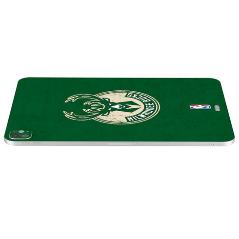 NBA Milwaukee Bucks Green Distressed iPad Pro 13in M4 (2024) Skin