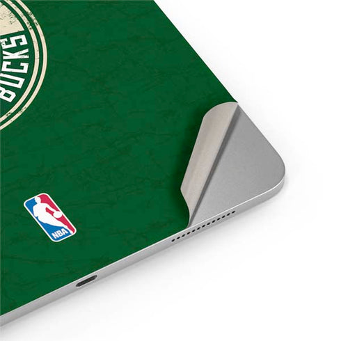 NBA Milwaukee Bucks Green Distressed iPad Pro 13in M4 (2024) Skin