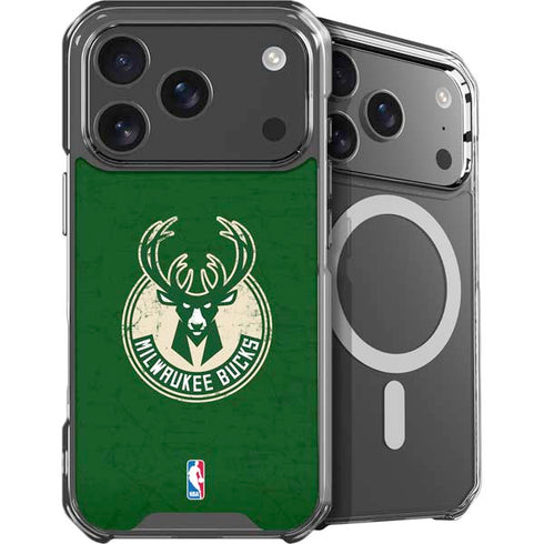 NBA Milwaukee Bucks Green Distressed iPhone 18 Pro Max MagSafe Case