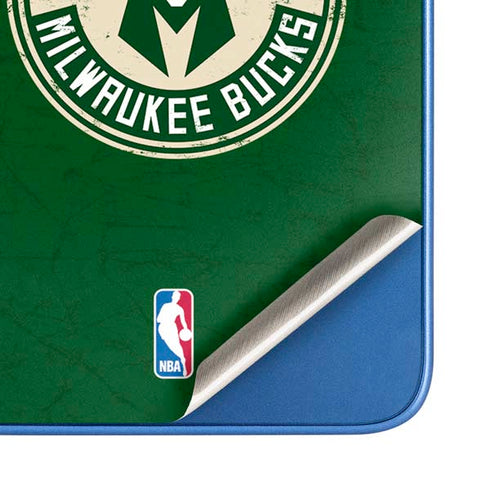 NBA Milwaukee Bucks Green Distressed Moto G Play 4G (2024) Skin