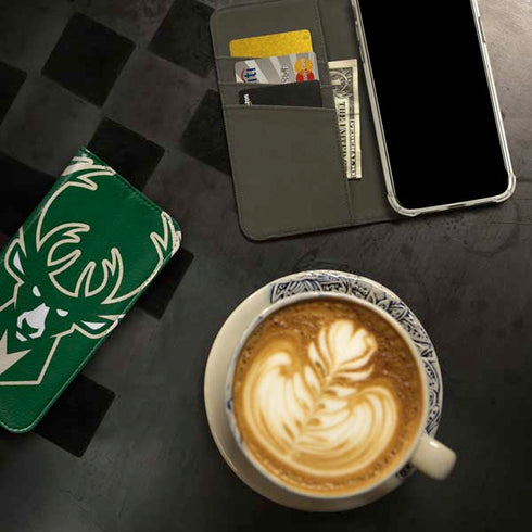 NBA Milwaukee Bucks Large Logo iPhone 15 Pro Folio Case
