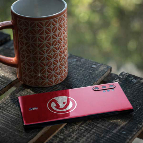 NBA Atlanta Hawks Distressed Galaxy Note 10 Plus Skin