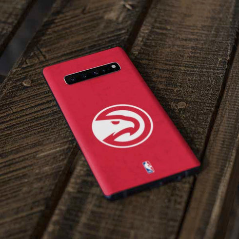 NBA Atlanta Hawks Distressed Galaxy S10 Skin