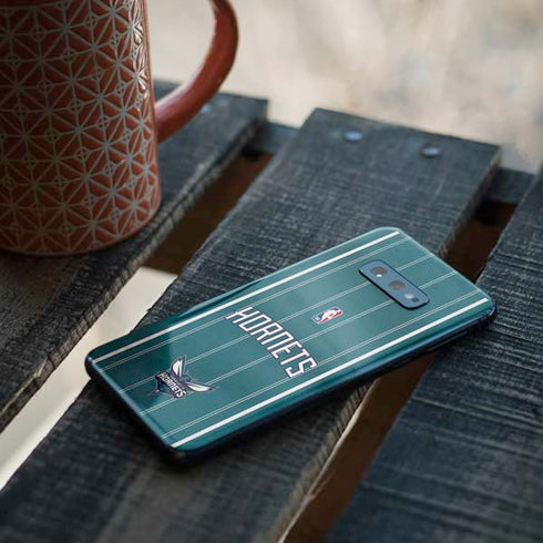 NBA Charlotte Hornets Jersey Galaxy S10e Skin