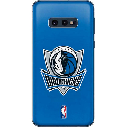 NBA Dallas Mavericks Distressed Galaxy S10e Skin