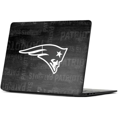 NFL New England Patriots Black & White Surface Laptop 7 13.8in Skin
