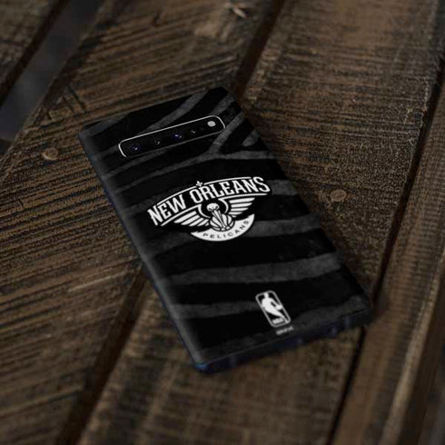 NBA New Orleans Pelicans Black Animal Print Galaxy S10 Plus Skin
