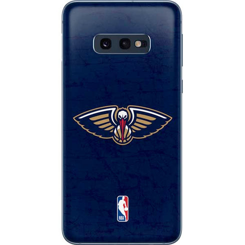 NBA New Orleans Pelicans Distressed Galaxy S10e Skin