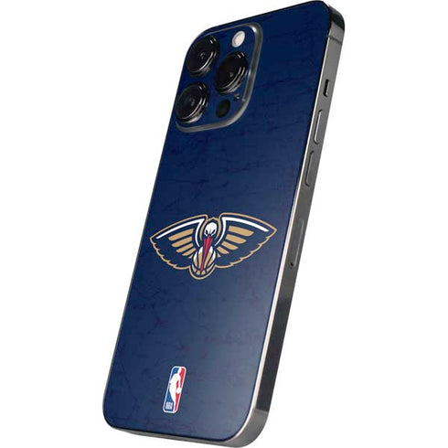 NBA New Orleans Pelicans Distressed iPhone 14 Pro Skin