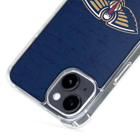 NBA New Orleans Pelicans Distressed iPhone 15 MagSafe Case