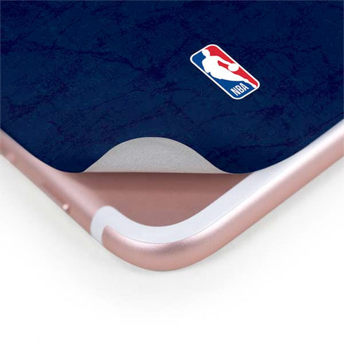 NBA New Orleans Pelicans Distressed iPhone 7 Skin