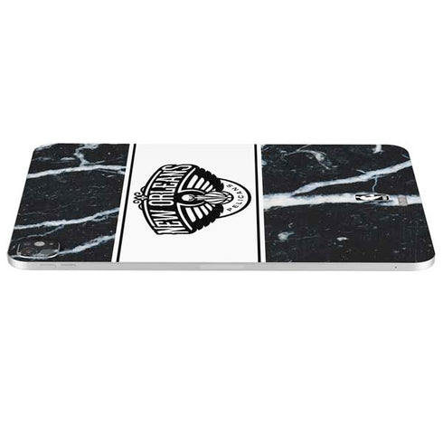 NBA New Orleans Pelicans Marble iPad Pro 13in M4 (2024) Skin