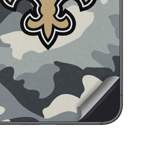 NFL New Orleans Saints Camo Galaxy S25 Skin