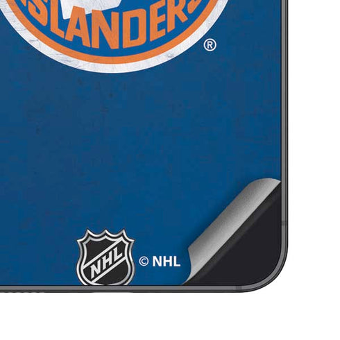NHL New York Islanders Distressed Galaxy S25 Plus Skin