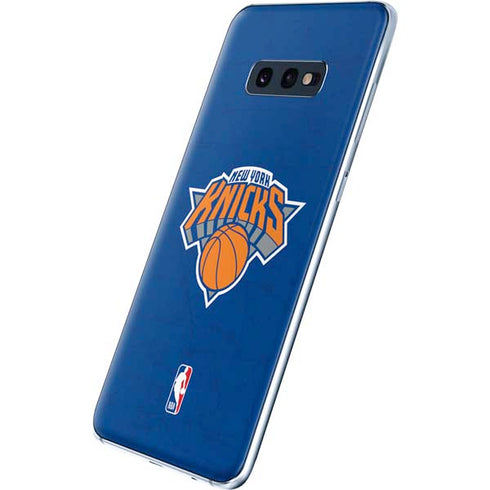 NBA New York Knicks Distressed Galaxy S10e Skin