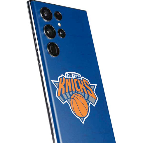 NBA New York Knicks Distressed Galaxy S22 Ultra Skin