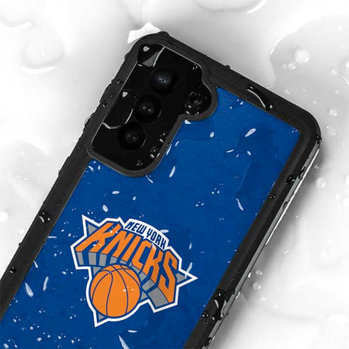 NBA New York Knicks Distressed Galaxy S23 Plus Waterproof Case