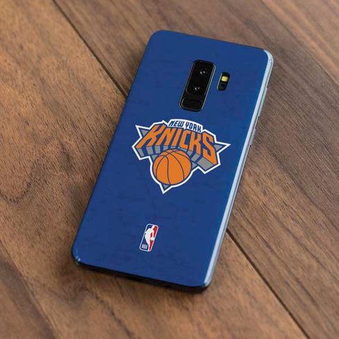 NBA New York Knicks Distressed Galaxy S9 Plus Skin