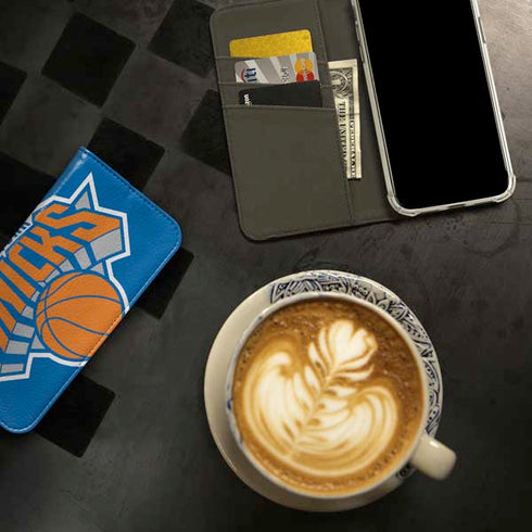 NBA New York Knicks Large Logo iPhone 15 Plus Folio Case
