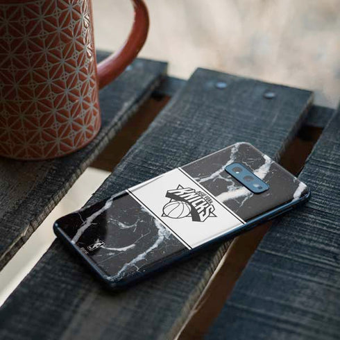 NBA New York Knicks Marble Galaxy S10e Skin