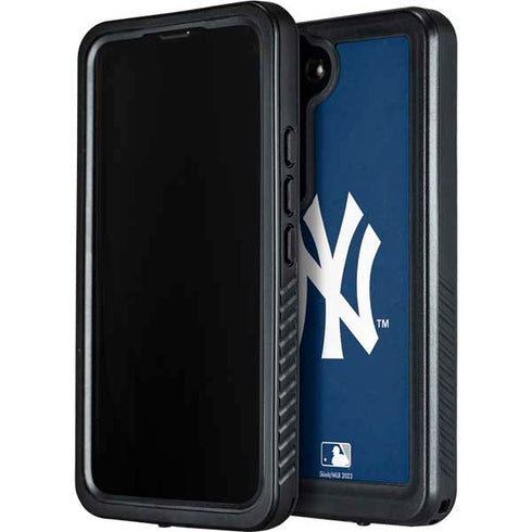 MLB New York Yankees - Solid Distressed Galaxy S24 Waterproof Case