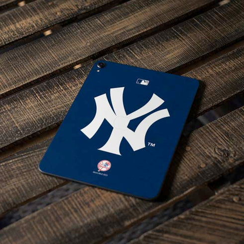 MLB New York Yankees - Solid Distressed Apple iPad Pro Skin