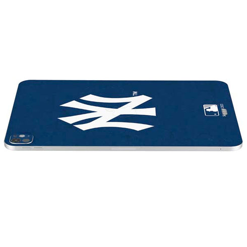 MLB New York Yankees - Solid Distressed iPad Pro 13in M4 (2024) Skin