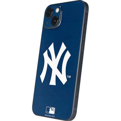 MLB New York Yankees - Solid Distressed iPhone 15 Skin