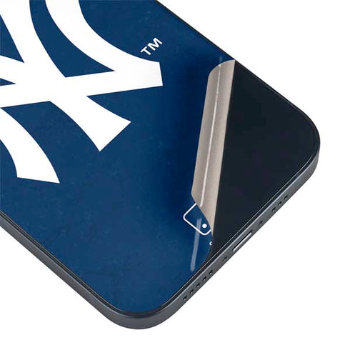 MLB New York Yankees - Solid Distressed iPhone 15 Skin