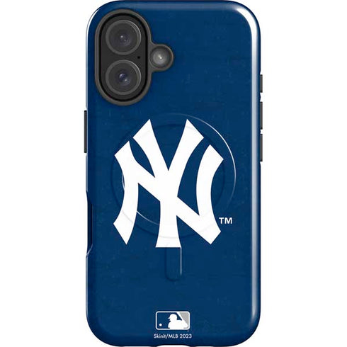 MLB New York Yankees - Solid Distressed iPhone 16 Magsafe Impact Case