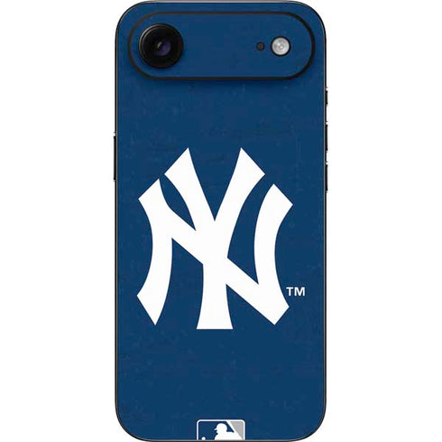 MLB New York Yankees - Solid Distressed iPhone 17 Air Skin