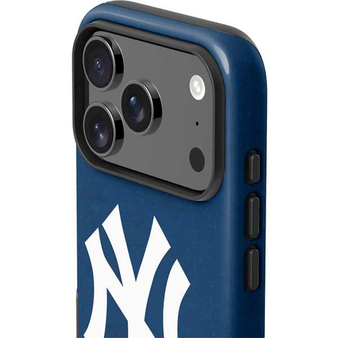 MLB New York Yankees - Solid Distressed iPhone 17 Pro Impact Case