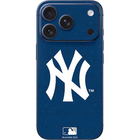 MLB New York Yankees - Solid Distressed iPhone 17 Pro Skin