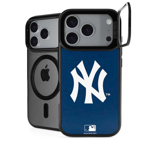 MLB New York Yankees - Solid Distressed iPhone 18 Pro Kickstand Case
