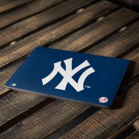 MLB New York Yankees - Solid Distressed Apple MacBook Air Skin
