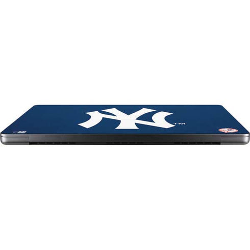 MLB New York Yankees - Solid Distressed Apple MacBook Pro 14-inch Skin