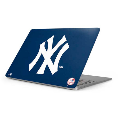MLB New York Yankees - Solid Distressed Apple MacBook Pro 16-inch Skin