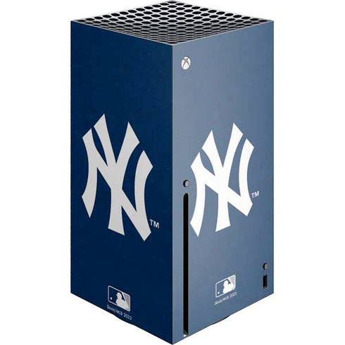 MLB New York Yankees - Solid Distressed Xbox Series X Skins