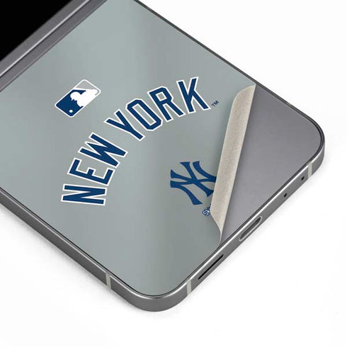 MLB New York Yankees Alternate/Away Jersey Galaxy Z Flip6 Skin