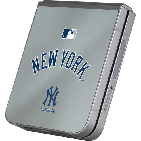 MLB New York Yankees Alternate/Away Jersey Galaxy Z Flip6 Skin