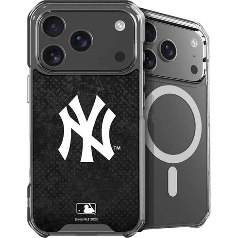 MLB New York Yankees Dark Wash iPhone 18 Pro MagSafe Case