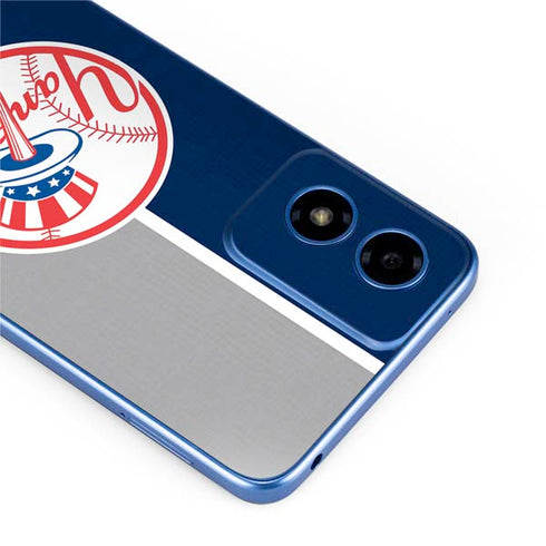 MLB New York Yankees Split Moto G Play 4G (2024) Skin