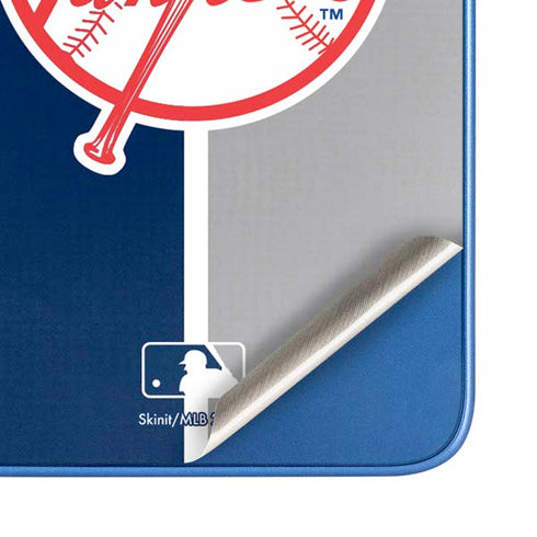 MLB New York Yankees Split Moto G Play 4G (2024) Skin