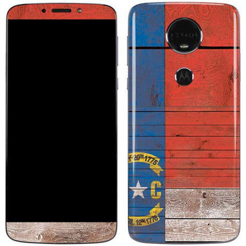 North Carolina Flag Dark Wood Moto E5 Plus Skin