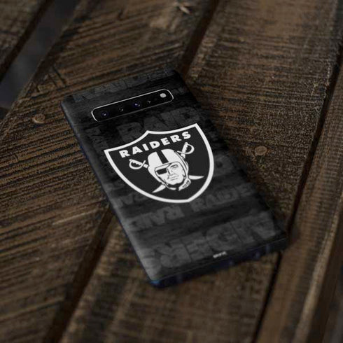NFL Las Vegas Raiders Black & White Galaxy S10 Skin