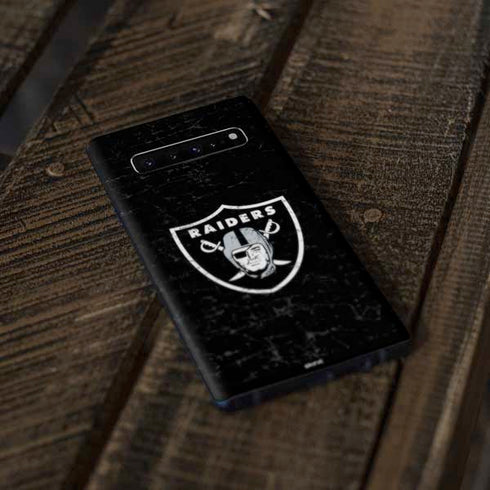 NFL Las Vegas Raiders Distressed Galaxy S10 Plus Skin